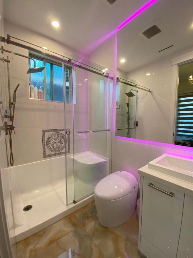 Milano Luxury Suite Vancouver Esterno foto